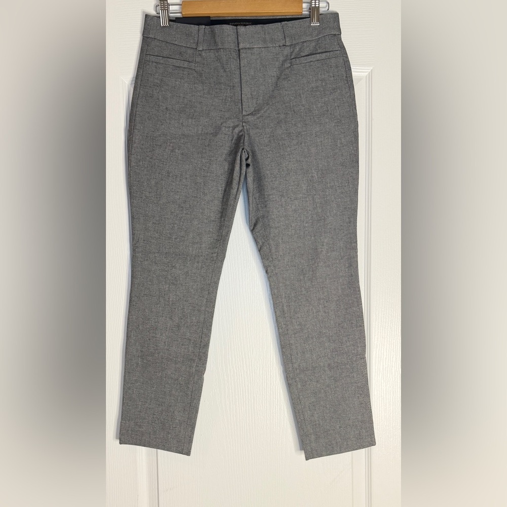 Banana Republic Women's Classic Gray Cropped Pants, Size 4P